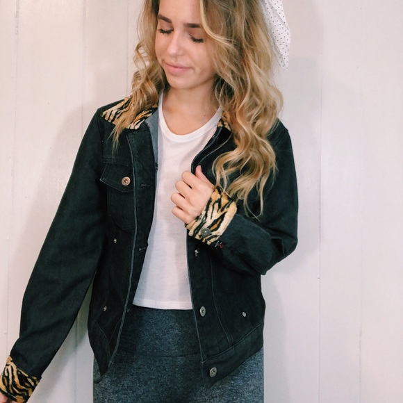 Vintage Guess Jacket!! - Picture 5 of 6